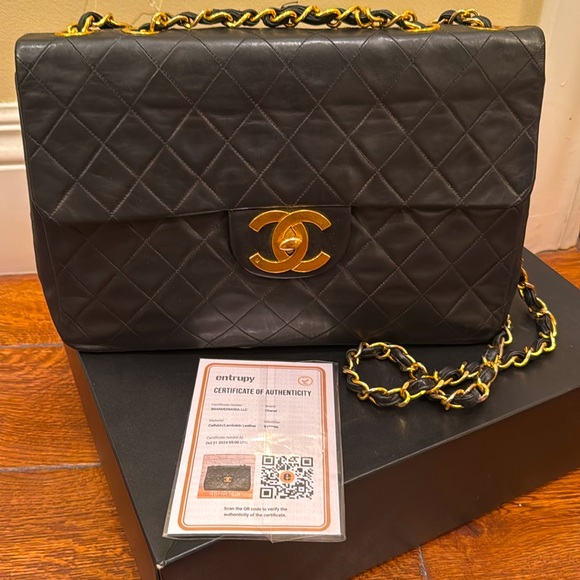 VINTAGE CHANEL QUILTED LAMBSKIN JUMBO 24K plated hardware - Picture 9 of 9